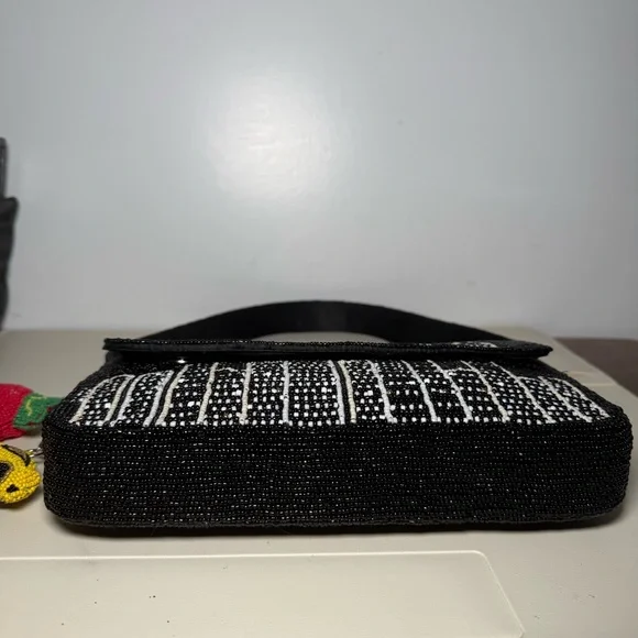 Black Beaded NYC Skyline Handbag (NWOT) - Picture 2 of 6
